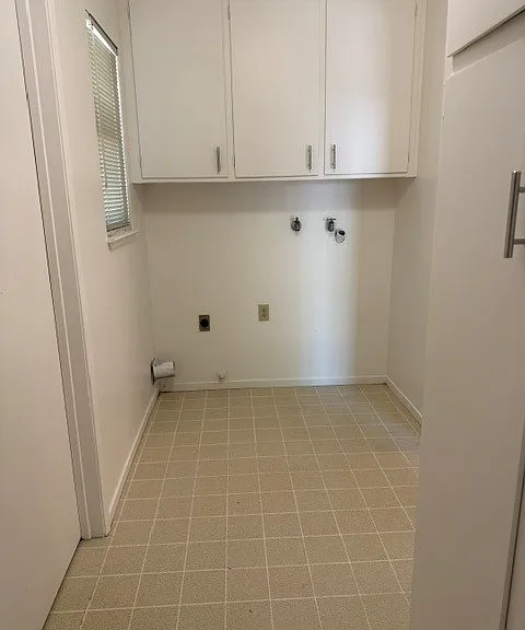 405 Leveland Ln — Photo 18