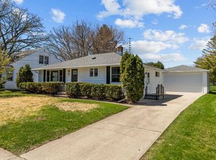 2015 Nebraska St, Oshkosh, WI 54902