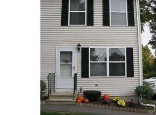 16 Holly Ln, Glastonbury, CT 06033