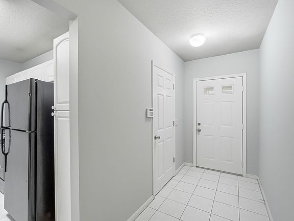 4th image of 3731 W Cass St