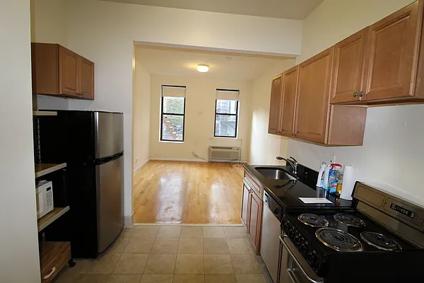 Rented by ELK Investors | media 18