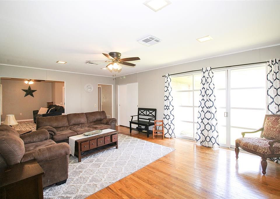 1st image of 426 Croom Drive