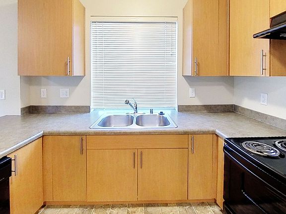 2nd image of 1029 22nd St Unit 403