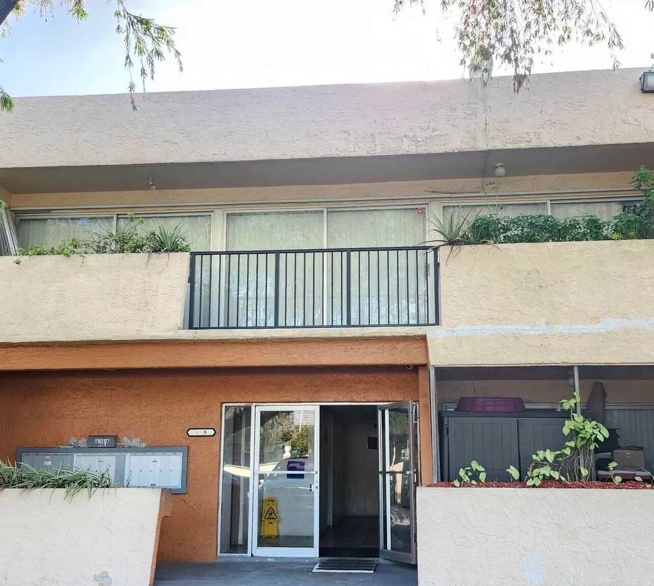 2 bed, 2.0 bath, 856 sqft, $1,800 — Photo 1