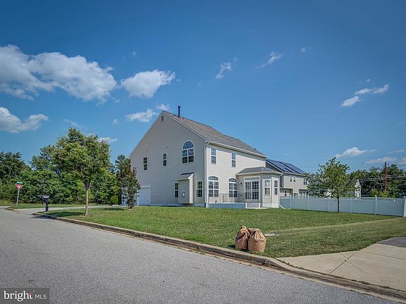 5th image of 13227 5th St