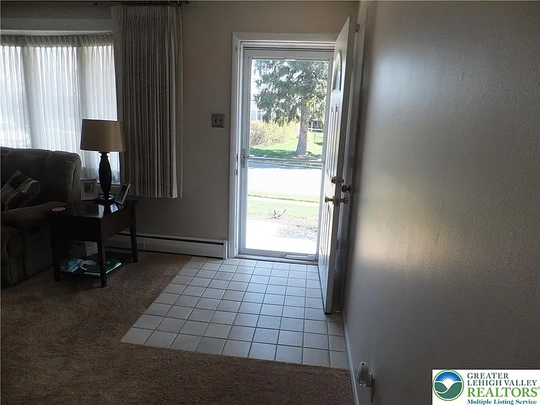 1264 California Ave — Photo 4