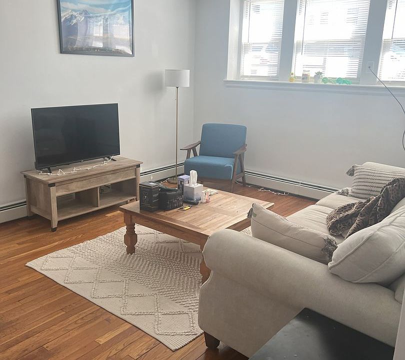 2nd image of 119 W Wyoming Ave #C