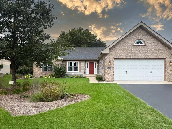 6541 Chartwell Dr, Rockford, IL 61114