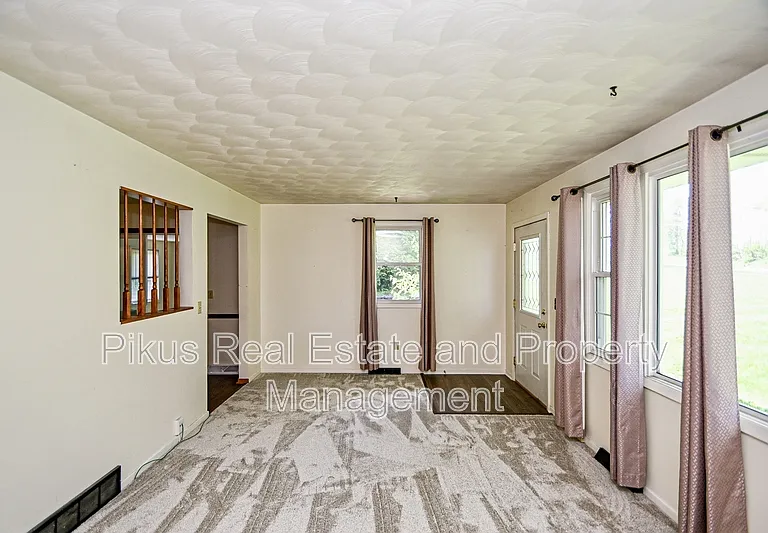 3300 Lake Center St NW — Photo 3