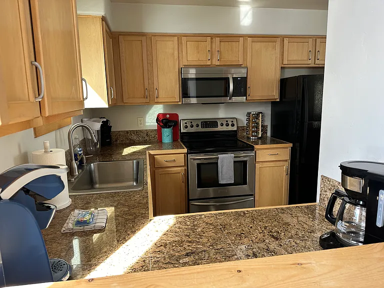 424 Wolf Park Ln — Photo 4