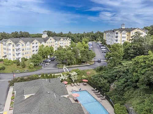 Lynnfield Commons Photo 1