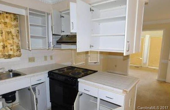 2nd image of 4301 Parliament Ct