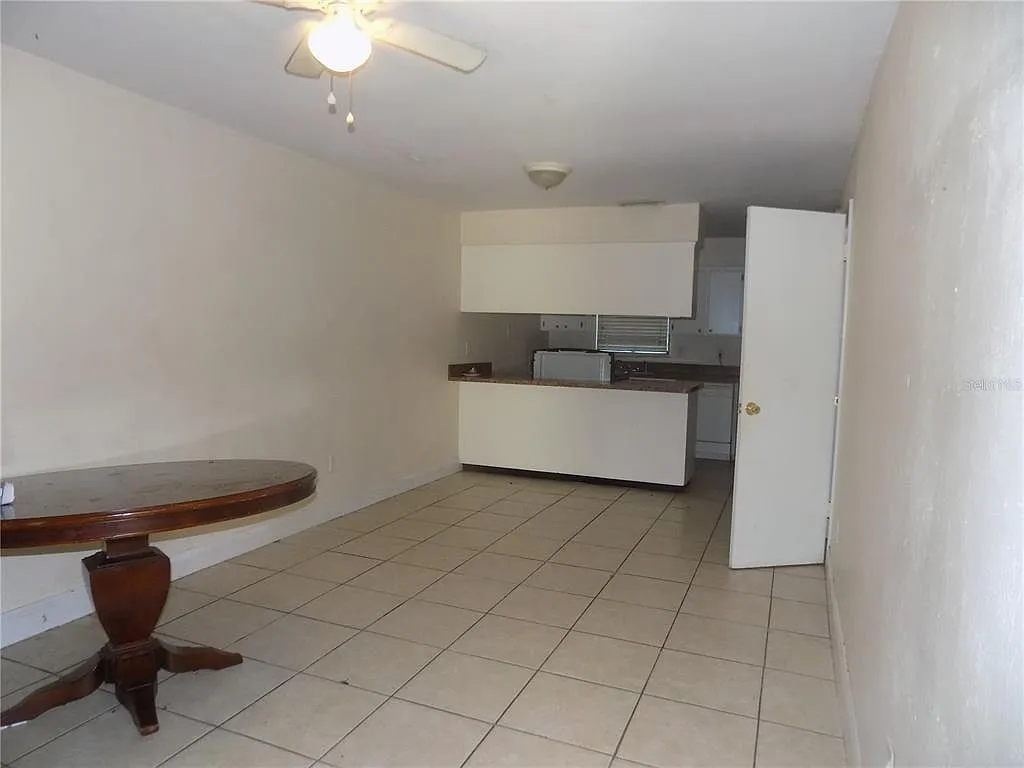 2 bed, 1.5 bath, 1800 sqft, $1,100 — Photo 4