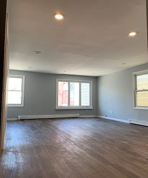 69 Bowers St — Photo 1