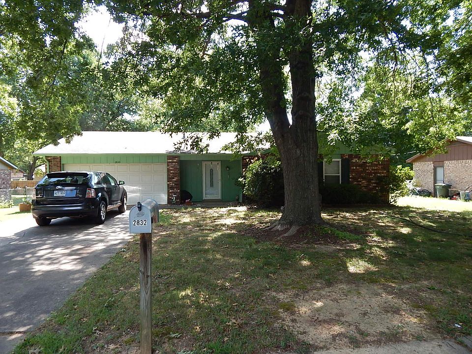 2nd image of 2832 N Susan Carol Ln