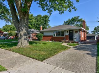 21301 Erben St, Saint Clair Shores, MI 48081