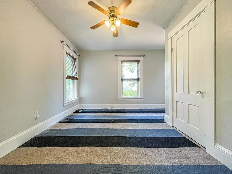 27 Brentwood St #2 — Photo 30