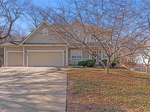 8528 Timber Trails Dr, De Soto, KS 66018