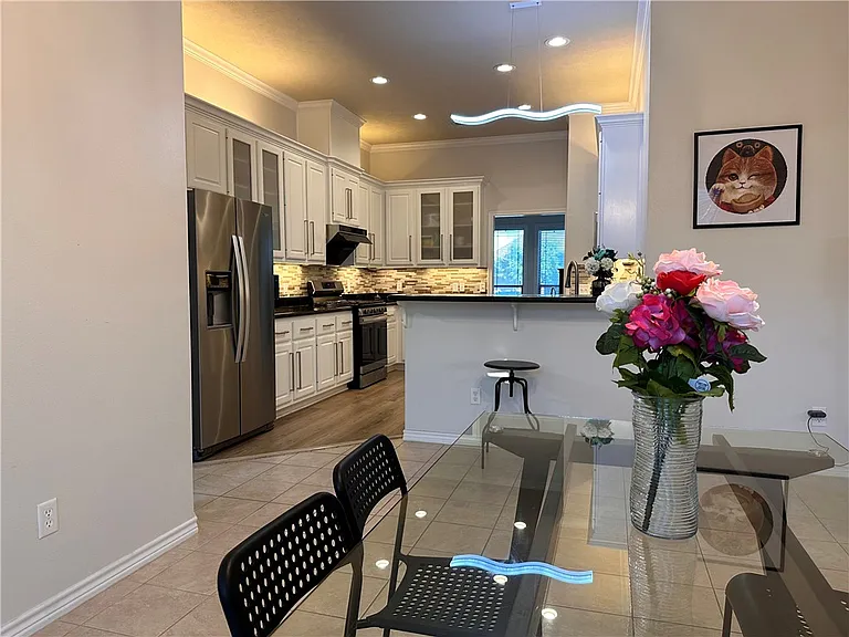913 Delrey Dr — Photo 15