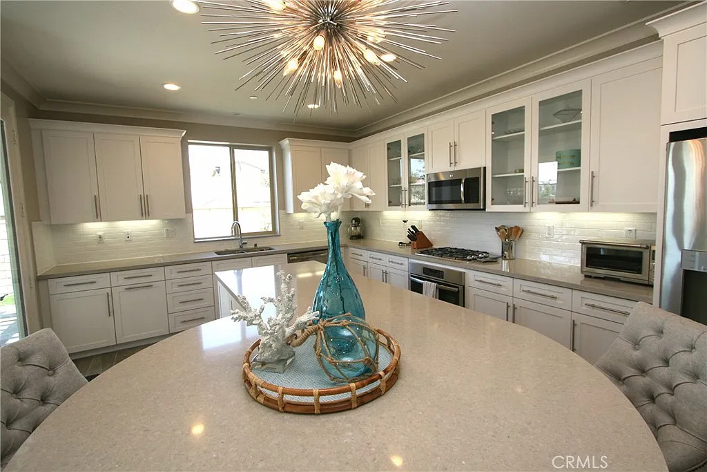 3 bed, 2.5 bath, 1578 sqft, $4,700 — Photo 4