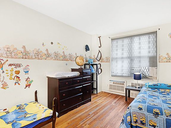 4th image of 1200 E 53rd St APT 3K