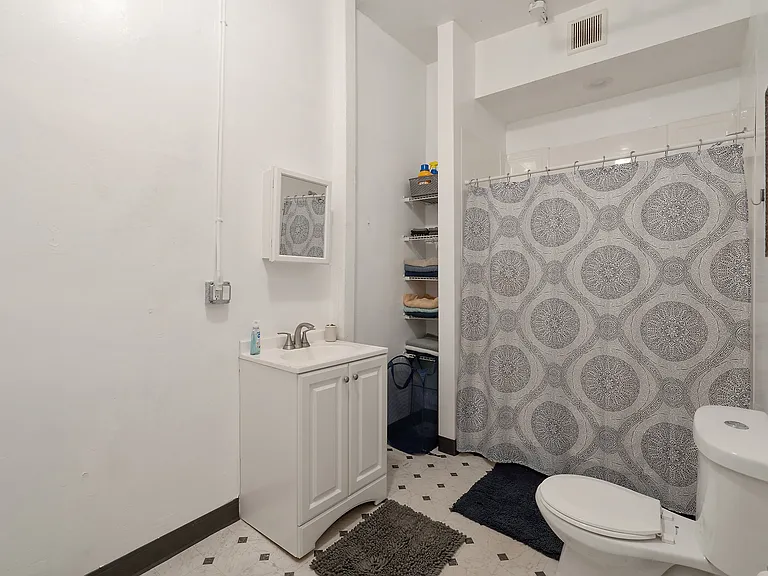 307-13 S Clinton St S #300 — Photo 7
