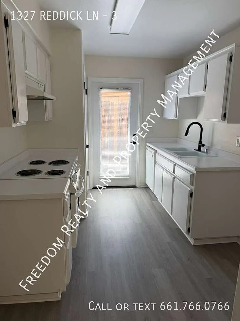 1327 Reddick Ln - Unit 3 — Photo 4