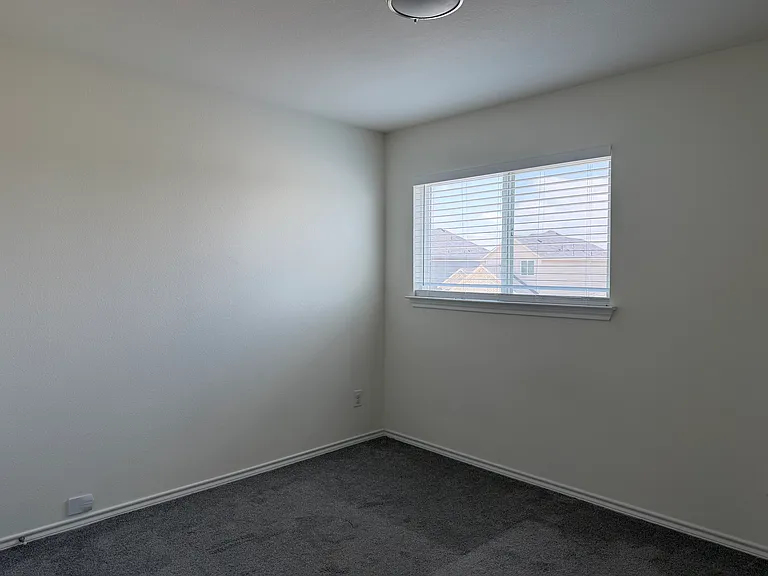 2237 Diamond Dr — Photo 31
