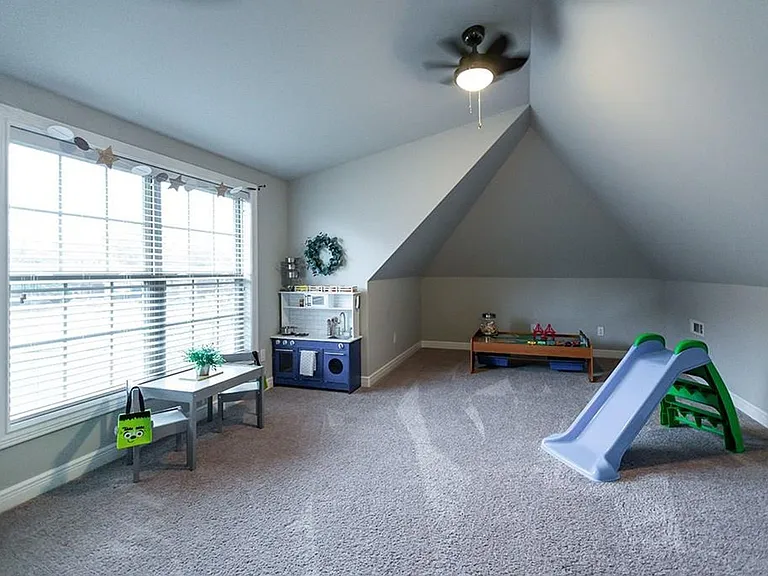 461 Bordeaux Ave — Photo 26