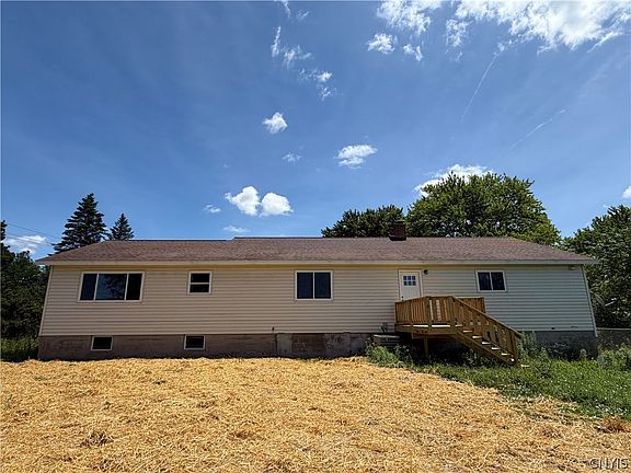 3rd image of 7735 Barbara Ln