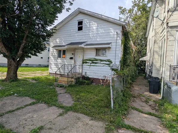 930 W 17th St, Erie, PA 16502