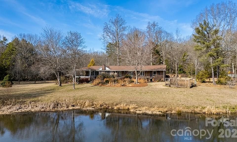 1st image of 2025 Creekwood Dr