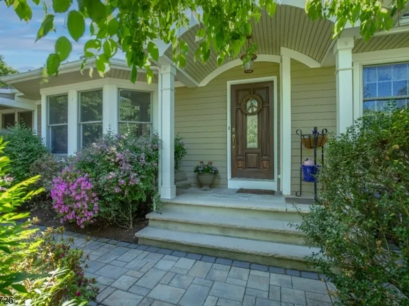 58 Elizabeth St, Bernards Twp., NJ 07920