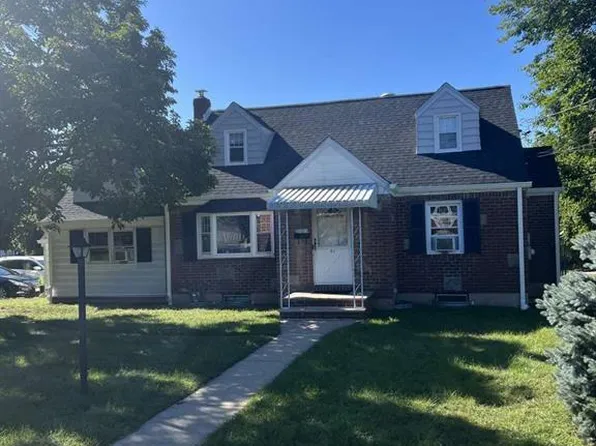 41 Locust Avenue, Emerson, NJ 07630