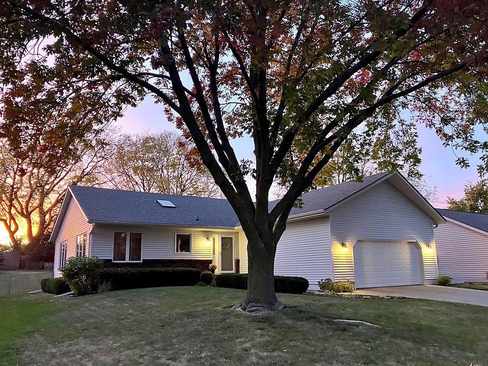 1st image of 2221 Buchanan Dr