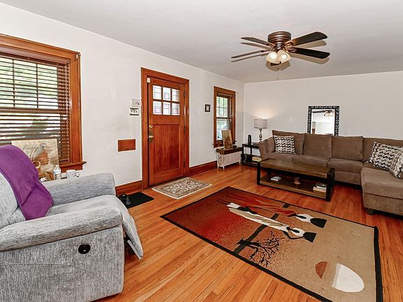 2nd image of 2551 Hollenshade Ave