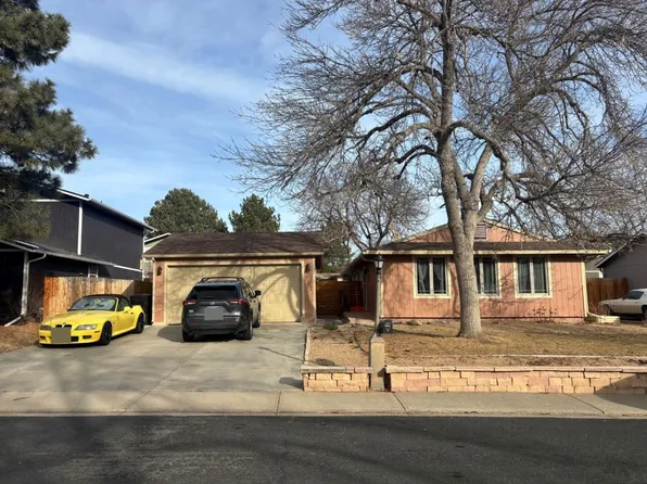 1057 Ponderosa Cir, Longmont, CO 80504