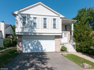 1422 Spring Valley Dr, Carol Stream, IL 60188