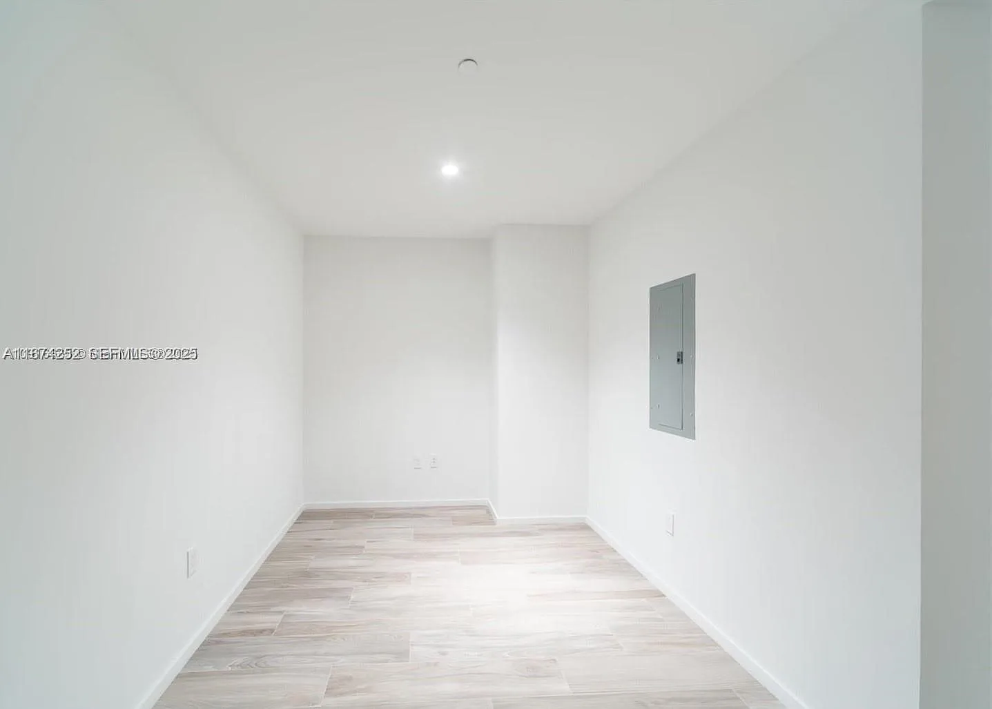 1 bed, 866 sqft, $4,200 — Photo 4