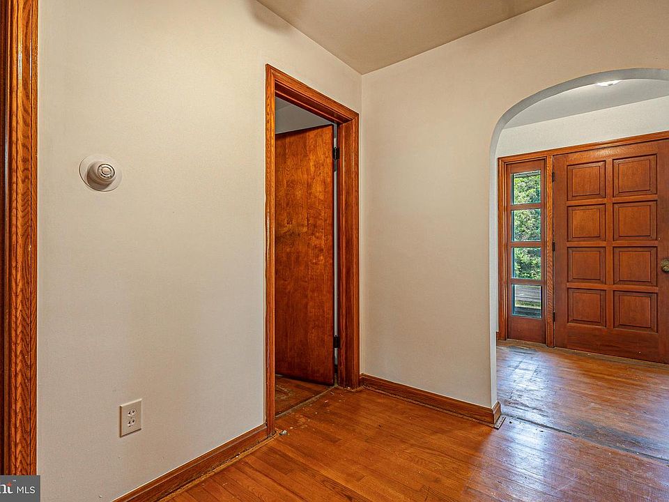 13th image of 1249 Braddock Rd