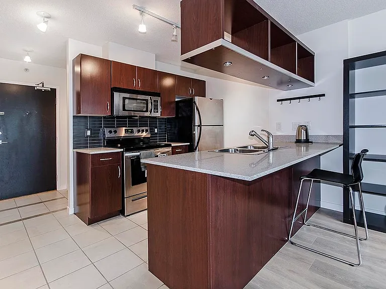 933 Hornby St #201 — Photo 2