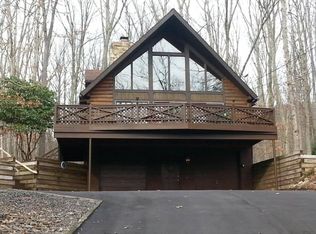 451 Lake Valley Dr, Hazleton, PA 18202