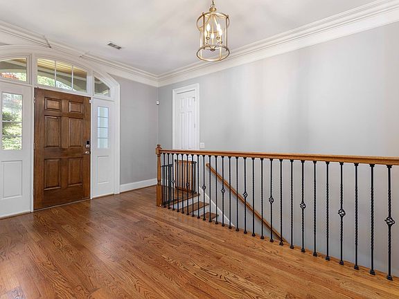 3rd image of 4948 Turnberry Ln