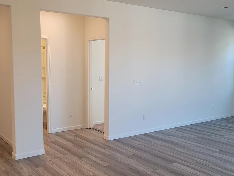 1457 W Woodward Ave — Photo 8