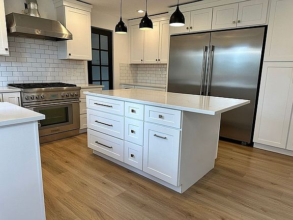 4th image of 3422 S Morrill Dr