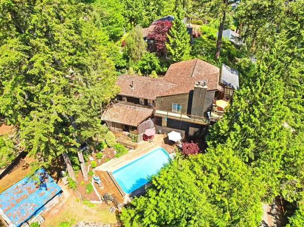 5481 Indian River Dr, North Vancouver, BC V7G 2T7