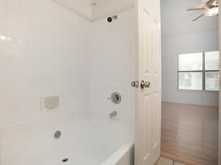 11009 Almond Park — Photo 22