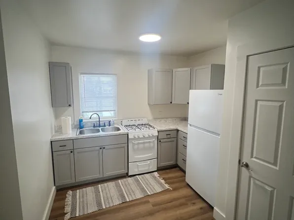 908 Bacon St, Monroe, MI 48161