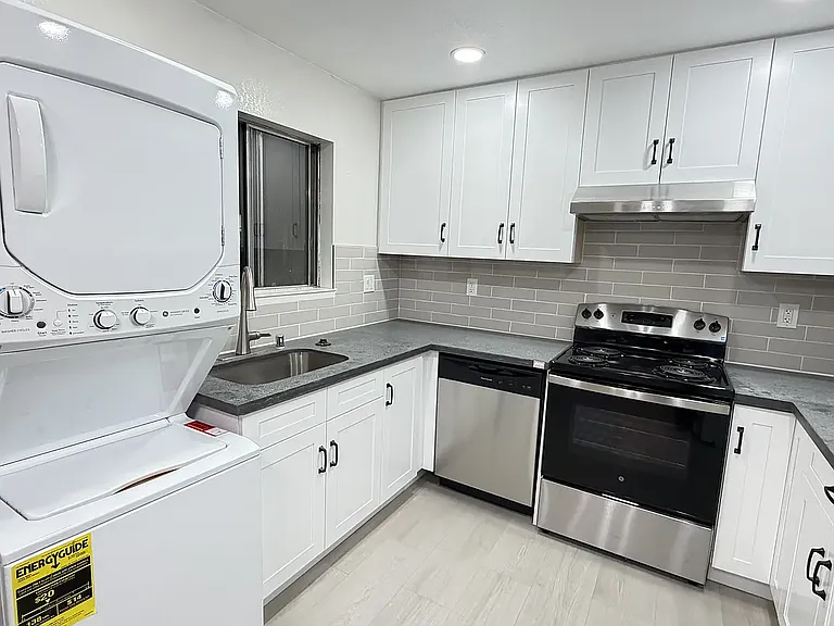 1577 Pomeroy Ave #104 — Photo 5