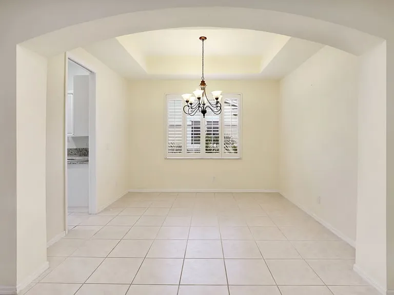 1445 Mariposa Cir — Photo 14
